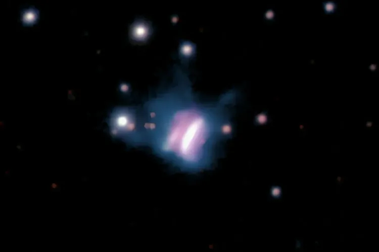 علماء فلك يكتشفون قرصا كوكبيا قطره 3300 مرة ضعف المسافة بين الأرض والشمس