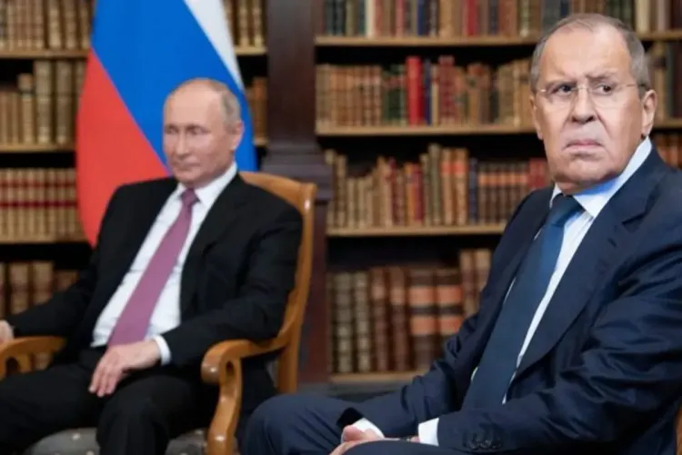 اتفاق دول الاتحاد الأوروبي بالإجماع على تجميد أصول الرئيس الروسي ووزير خارجيته