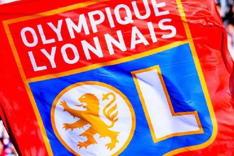 الاتحاد الفرنسي لكرة القدم يعلن بقاء "أولمبيك ليون " ضمن أندية الدوري للدرجة الأولى