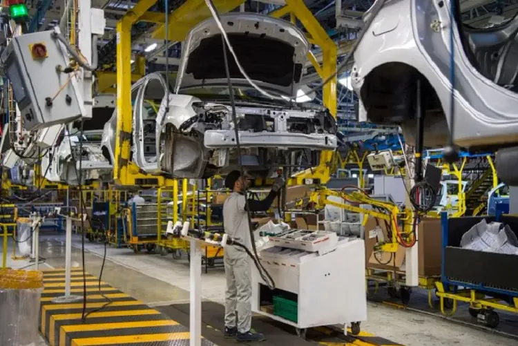 الاحتفال بإنتاج السيارة 2000 من طراز "موبيلايز ديو" الكهربائية بمصنع "رونو طنجة"