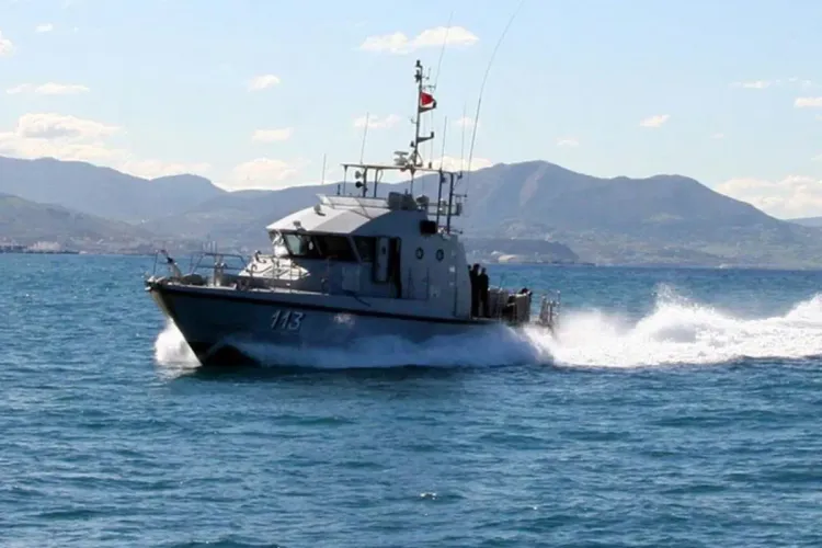 اعتراض قارب يقل 76 مرشحا للهجرة غير الشرعية بساحل الداخلة