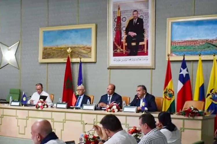 انعقاد الجلسة العامة للبرلمان الأنديني بمدينة العيون، تكريس جديد لمغربية الصحراء