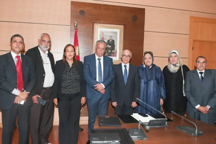 السيد شكيب بنموسى يعقد لقاء تواصلياً مع الفيدرالية الوطنية لجمعيات أمهات وآباء وأولياء التلاميذ بالمغرب