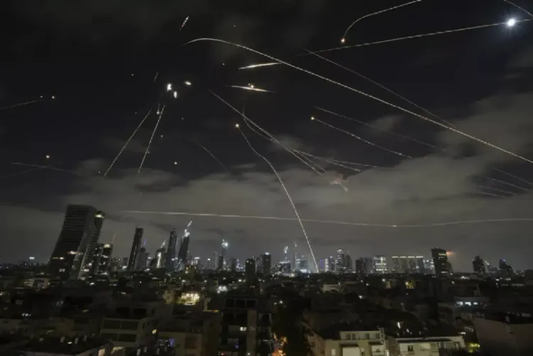 التصعيد الاسرائيلي - الإيراني: تأكيد خليجي على ضرورة وقف إطلاق النار ودعم جهود السلام في المنطقة