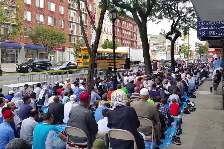 الجالية المسلمة في أوروبا تحتفل بعيد الفطر غدا الجمعة