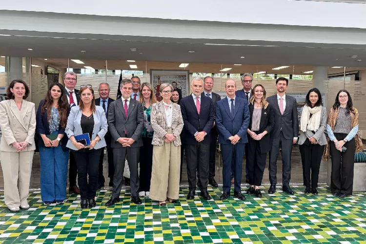 المدير العام للشرق الأوسط وشمال إفريقيا بالمفوضية الأوروبية يزور الجامعة الأورومتوسطية بفاس