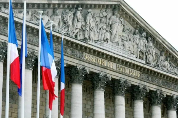 رئيس الحكومة يستقبل رئيسة الجمعية الوطنية الفرنسية