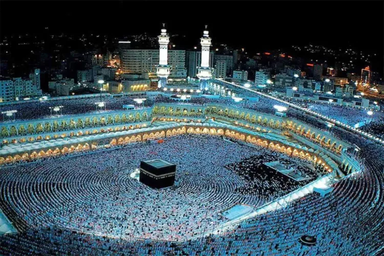 وزارة الحج والعمرة تتيح لجميع أنواع التأشيرات لأداء مناسك العمرة