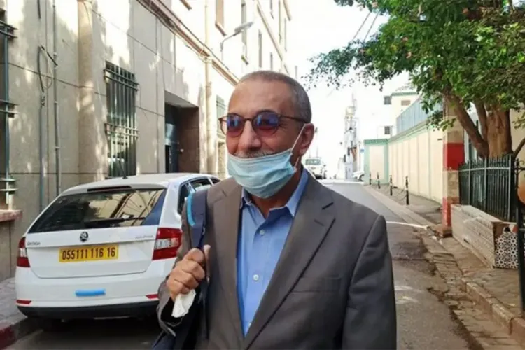 الحكم على الصحافي الجزائري إحسان القاضي بالسجن خمس سنوات منها ثلاث نافذة