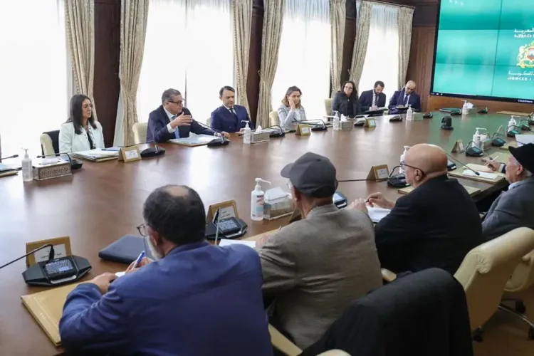 الحوار الاجتماعي: رئيس الحكومة يلتقي وفدا من الكونفدرالية الديمقراطية للشغل