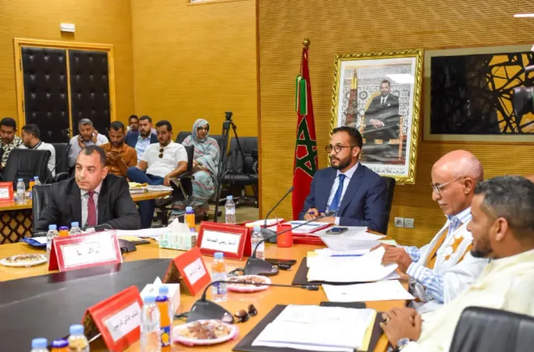 الداخلة .. المجلس الجماعي يصادق على مشاريع تنموية واجتماعية وعدد من اتفاقيات الشراكة والتعاون