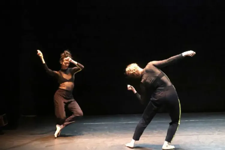 افتتاح الدورة ال 11 من اللقاءات الكوريغرافية للدار البيضاء بعرض فني للراقص التونسي عماد جمعة