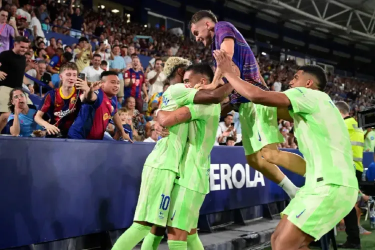 الدوري الإسباني لكرة القدم.. برشلونة يقلب تأخره إلى فوز ثمين على ليفانتي