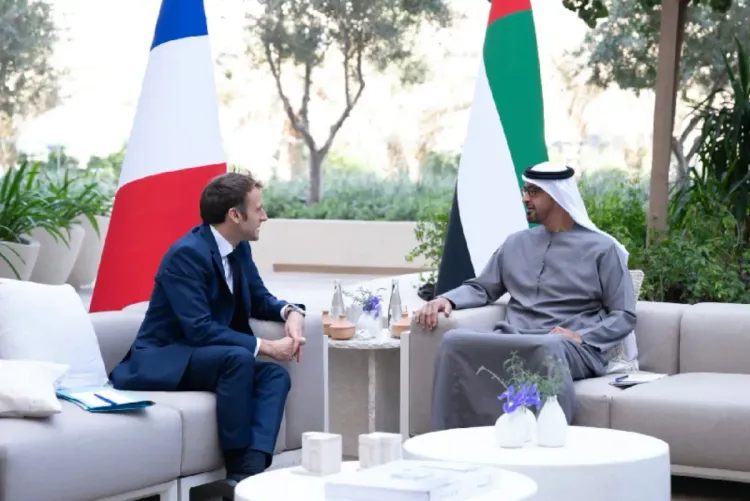 الرئيس الإماراتي ونظيره الفرنسي يبحثان هاتفيا العلاقات الثنائية والتطورات الإقليمية