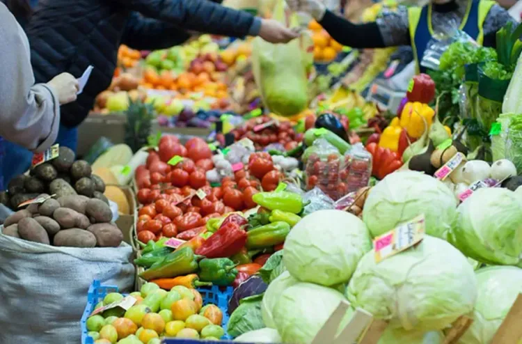 طنجة .. انخفاض الرقم الاستدلالي للأثمان عند الاستهلاك ب 0,6 في المائة مع متم نونبر الماضي