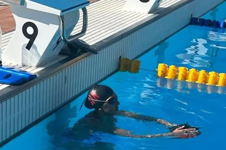 السباحة المغربية إيناس رشيدي تفوز بسباق العبور من كيبيك إلى نيو برونزويك