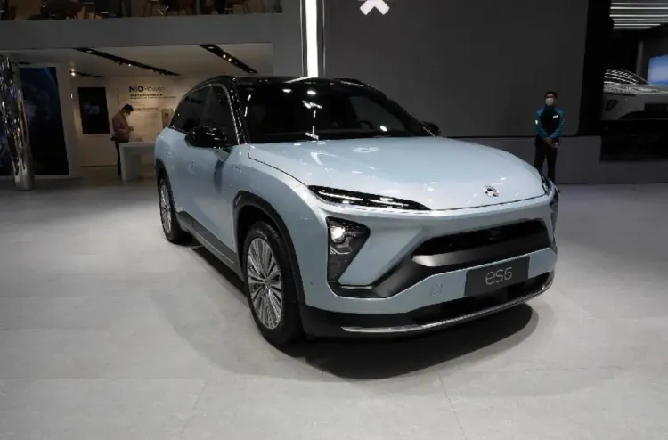 كندا ترفع الرسوم الإضافية على السيارات الكهربائية الصينية