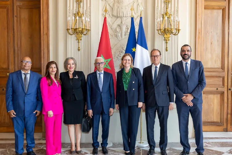 السيد الطالبي العلمي يجري مباحثات في باريس مع رئيسة الجمعية الوطنية الفرنسية