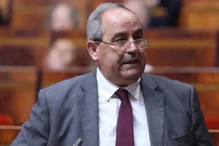 السيد الميداوي يدعو إلى سن سياسة عمومية لتأطير هجرة الكفاءات الطبية