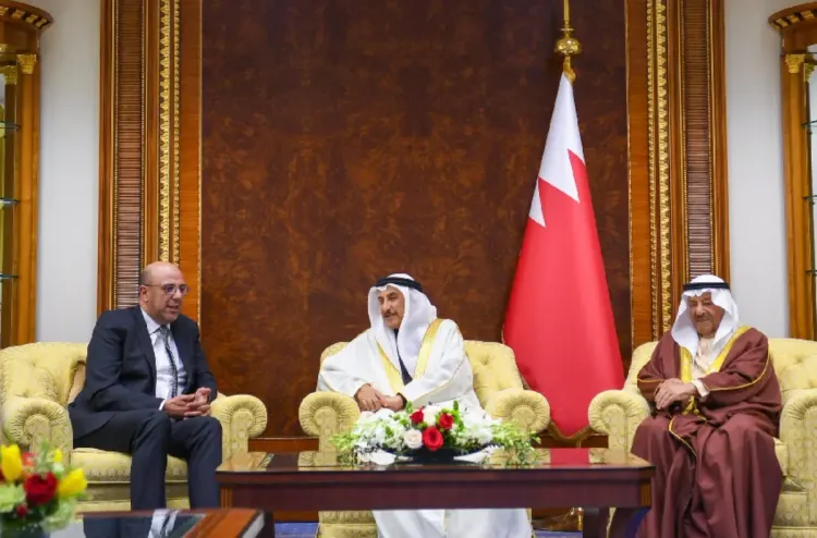 السيد ولد الرشيد يجري بالمنامة مباحثات مع نائب رئيس مجلس الوزراء البحريني