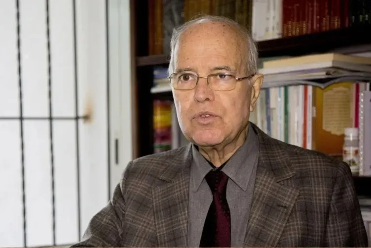 الصديق معنينو يستعرض مختلف مراحل الهجرة الجزائرية للمغرب