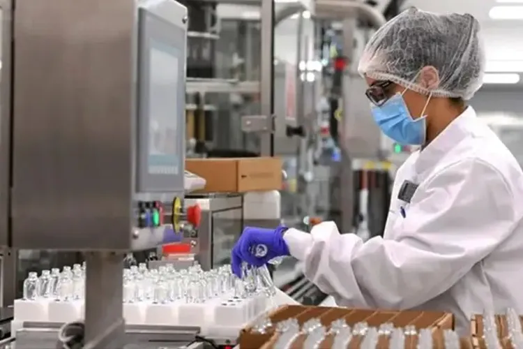 وكالة بلومبرغ تسلط الضوء على دينامية الصناعة الدوائية المغربية