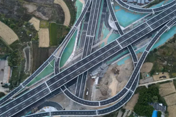 الصين تشرع في إنجاز البنية التحتية الداعمة لتلسكوب شمسي لتوفير قاعدة بيانات رصد عالية الدقة