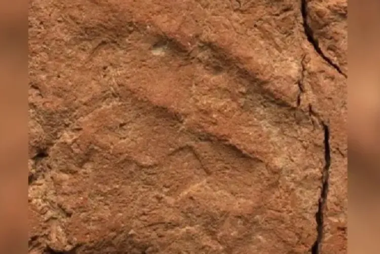 العثور على بصمة يد كاملة عمرها أكثر من 4 آلاف عام على أثر فرعوني في متحف بريطاني