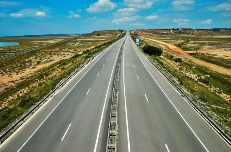 الشركة الوطنية للطرق السيارة بالمغرب توصي مستعملي الطريق بتنظيم تنقلاتهم بمناسبة العطلة المدرسية