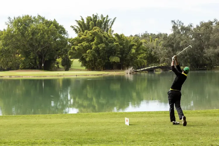 كأس العرش للغولف 2024: ناديا الغولف الملكي أنفا المحمدية والغولف الملكي دار السلام يبلغان المباراة النهائية