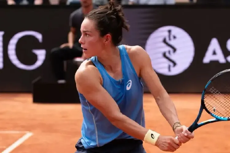 الفرنسية بواسون تحرز لقب بطولة هامبورغ لكرة المضرب