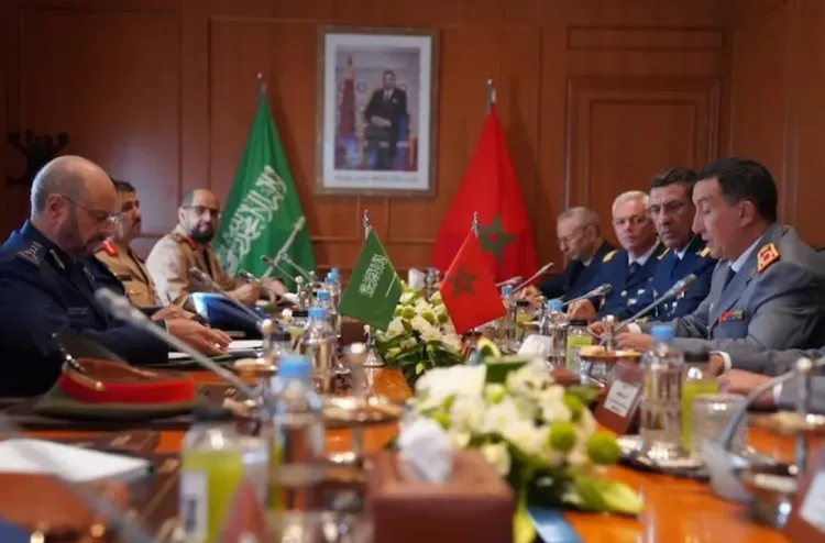 الفريق أول المفتش العام للقوات المسلحة الملكية يقوم بزيارة عمل إلى المملكة العربية السعودية