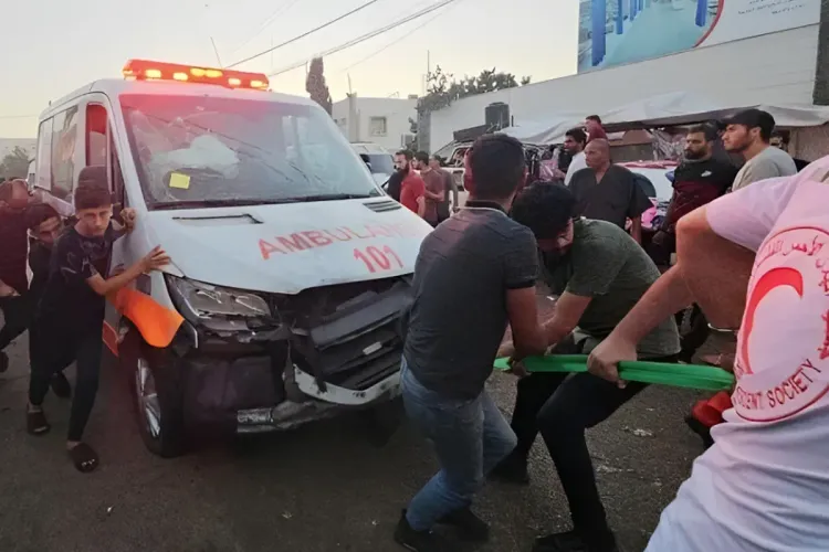 تصاعد الغارات الإسرائيلية على قطاع غزة وتحذير من توقف الخدمات الطبية