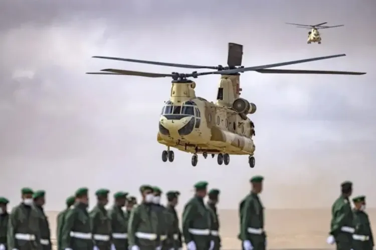 طائرات تابعة للقوات المسلحة الملكية تنقل المساعدة العاجلة للسكان المتضررين من موجة البرد والتساقطات الثلجية