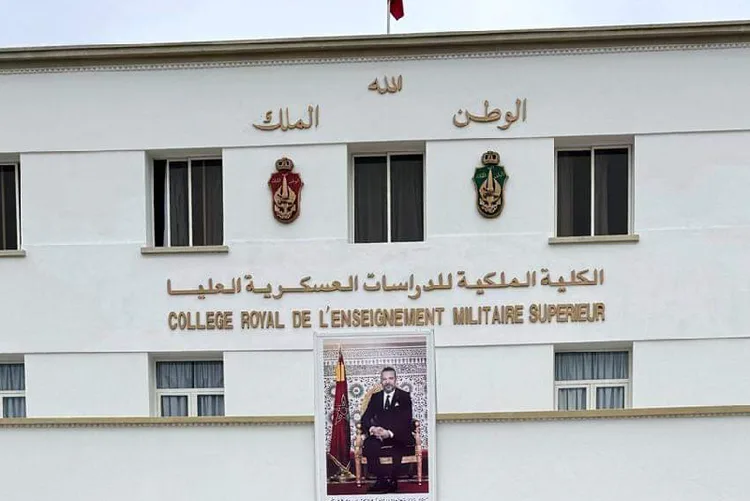 وفد من السلك العالي للدفاع في مهمة دراسية بمدريد