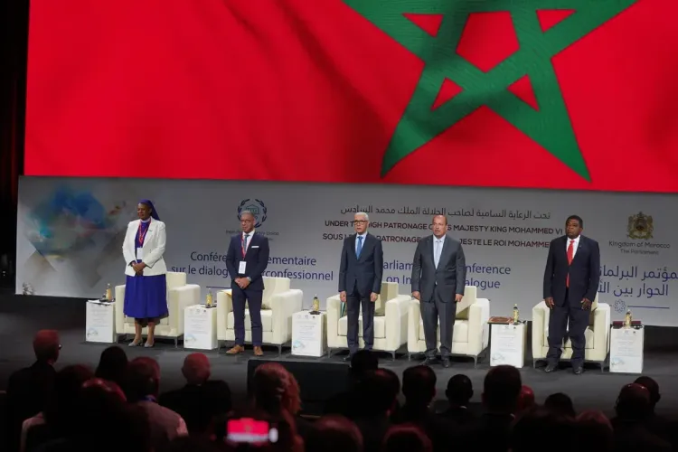 جلالة الملك: الحوار بين الأديان رافعة أساسية لتجنيب البشرية شرور الفتن والمعاناة