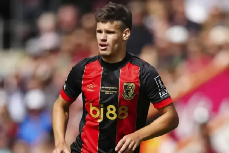 انتقالات .. ليفربول يعلن تعاقده مع الظهير المجري كيركيز قادما من بورنموث