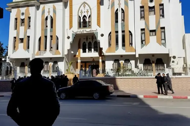 الحسيمة.. توقيف شخص مشتبه في تسييره لمجموعات ب"الواتساب" تعمل على تلقي وتسريب الأجوبة الخاصة بامتحانات البكالوريا (بلاغ لوكيل الملك)