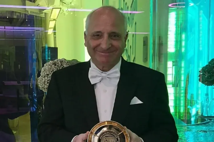 رشيد اليزمي يقدم البطارية Li-ion الذكية بمنتدى الطاقة الرقمية بالدار البيضاء