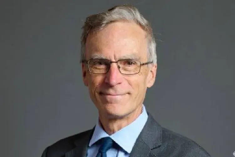 المساعدات الإنسانية الموجهة إلى سكان غزة.. "مبادرة ملكية نبيلة ترسم معالم الطريق الواجب اتباعه" (أندرو موريسون)