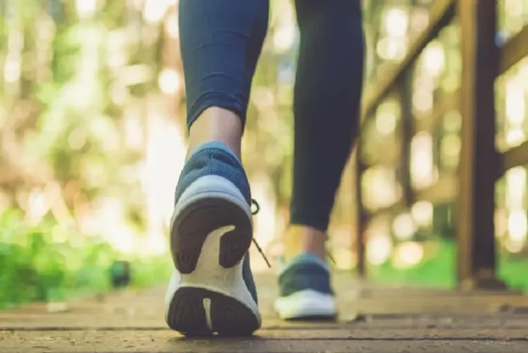 المشي اليومي يقلل من خطر الإصابة بـ13 نوعا من السرطان (دراسة)