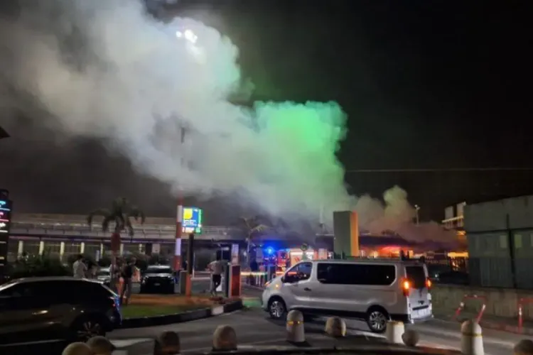 إغلاق المطار الرئيسي في صقلية حتى الأربعاء عقب نشوب حريق