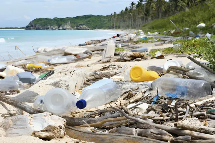 المغرب يشارك في الإجتماع الأممي حول التلوث البلاستيكي بنيروبي