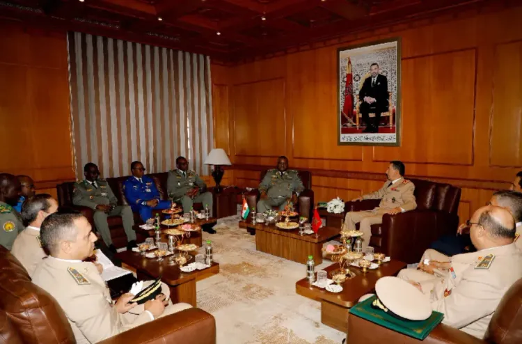 المفتش العام للقوات المسلحة الملكية يتباحث مع رئيس أركان الجيش في النيجر