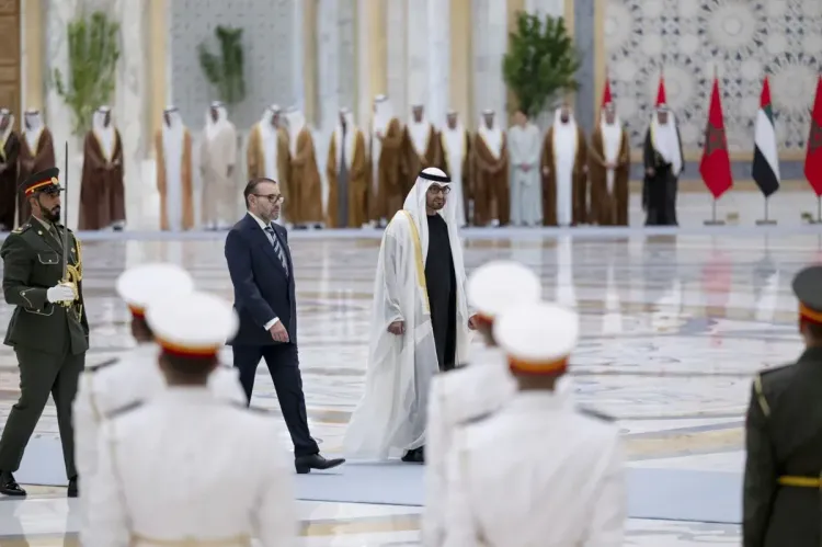 استقبال رسمي لجلالة الملك من طرف رئيس دولة الإمارات العربية المتحدة