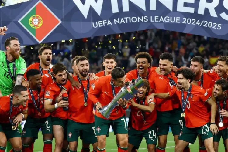 المنتخب البرتغالي يتوج بدوري الأمم الأوروبية لكرة القدم بفوزه على نظيره الإسباني بضربات الترجيح (5-3)