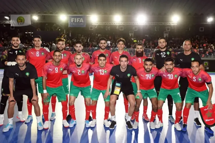 حفل استقبال على شرف المنتخب الوطني لكرة القدم داخل القاعة بعد تألقه في كأس العالم