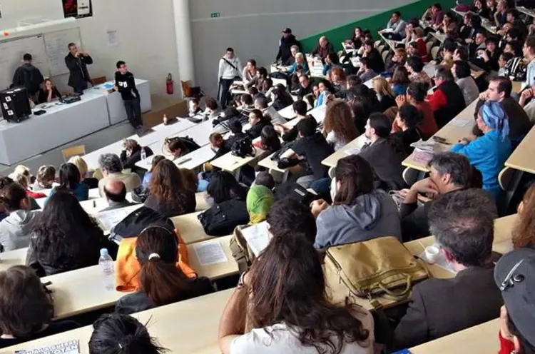 الموسم الجامعي 2024- 2025: الرفع من عدد المقاعد المفتوحة للتباري في المؤسسات الجامعية ذات الاستقطاب المحدود (وزارة)