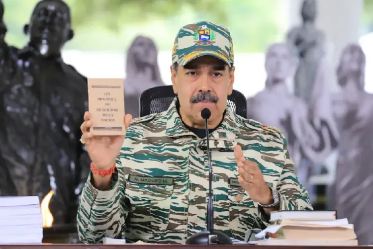 النظام الفنزويلي ينشر تعزيزات عسكرية على الساحل في مواجهة الوجود الأمريكي في الكاريبي