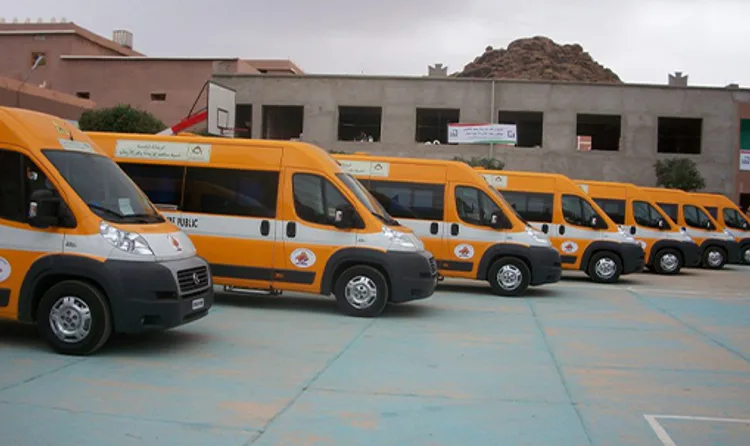 قلعة السراغنة: تعزيز أسطول النقل المدرسي باقتناء 39 حافلة لفائدة الجماعات الترابية